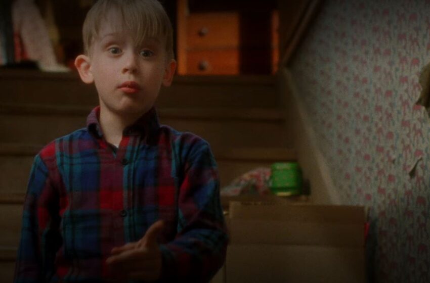  Home Alone (1990): The Fine Line Between Neglect and Festive Fun – Review