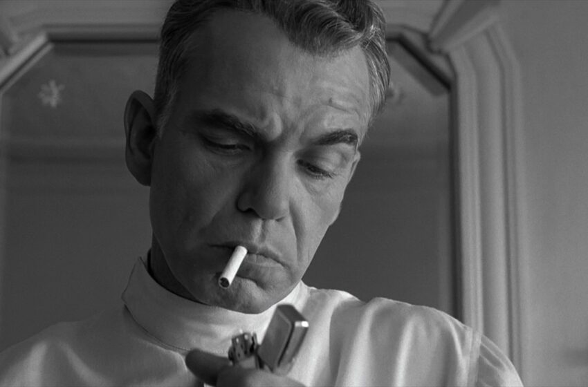  “The Man Who Wasn’t There” (2001): Navigating the Shades of Noir – Film Review